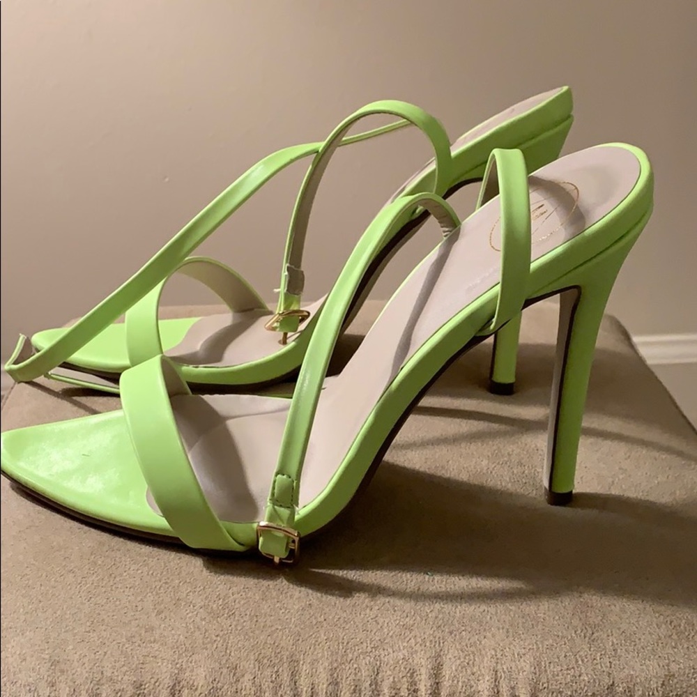 Shoes - Picture 4 of 5